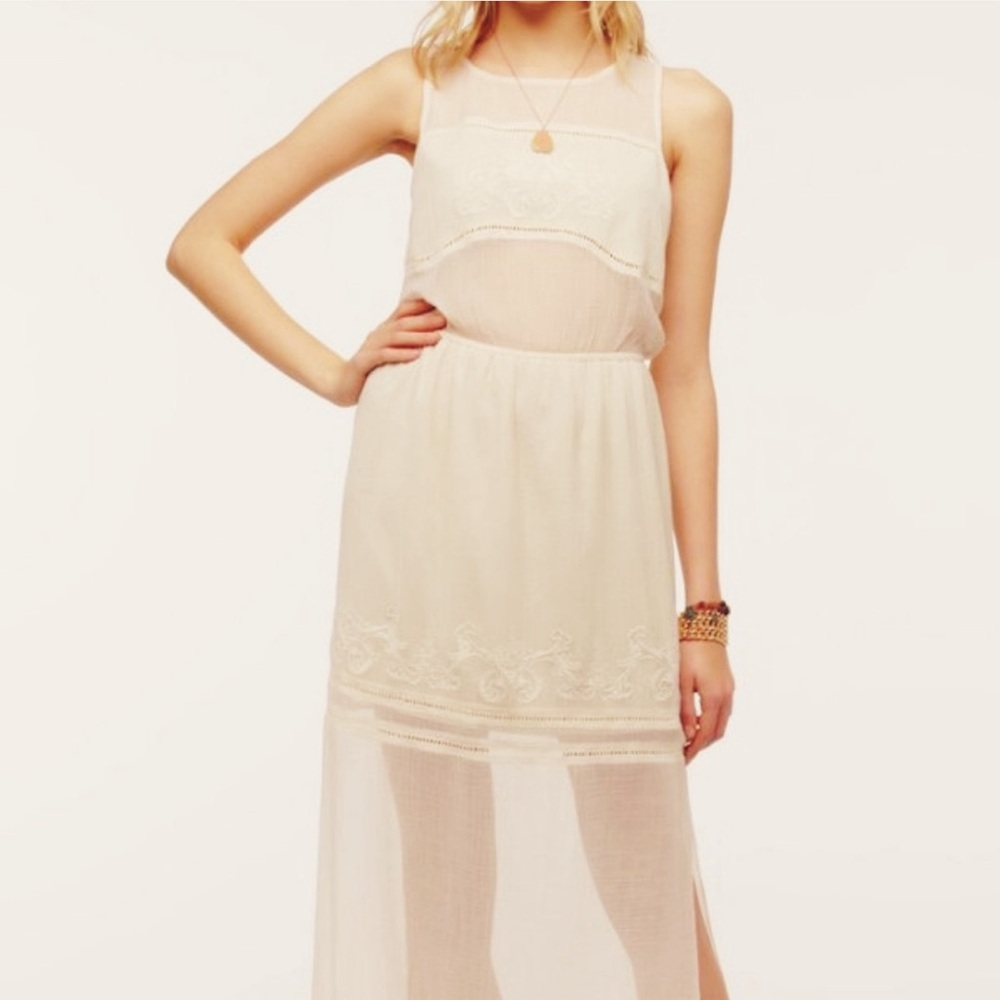 EUC Kimchi Blue Lux Romantic Cream Lace Sheer Maxi Dress Medium